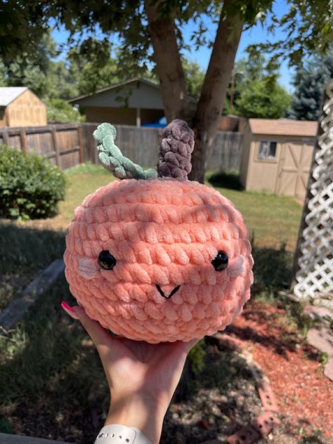 Plushie Net Crochet Pattern, Crochet Squishies, Crochet Peach Pattern Free, Peach Crochet Bag, Peach Crochet Pattern, Cute Crochet Plushies Food, Festival Crochet Pattern, Pineapple Crochet Plushie, Crochet Fruit Plush