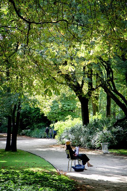 Paris, Jardin du Luxembourg. my favorite place in Paris. Luxembourg Gardens, I Love Paris, Paris Photo, Peaceful Places, A Park, Paris Travel, Oh The Places Youll Go, A Chair, France Travel