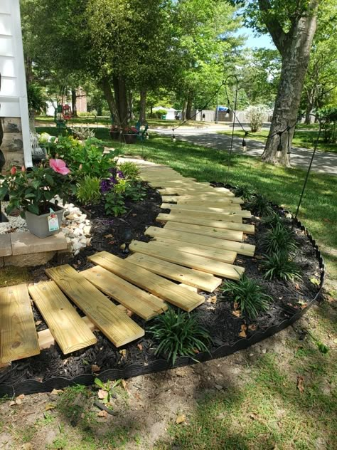 Wooden Walkways To Front Door, Farmhouse Front Walkway, Colorful Walkway Pathways, Diy Wooden Pathways, Wooden Plank Walkway, Diy Wood Pathway Wooden Walkways, Wood Plank Path, Wood Trails Pathways, Wooden Boardwalk Pathways