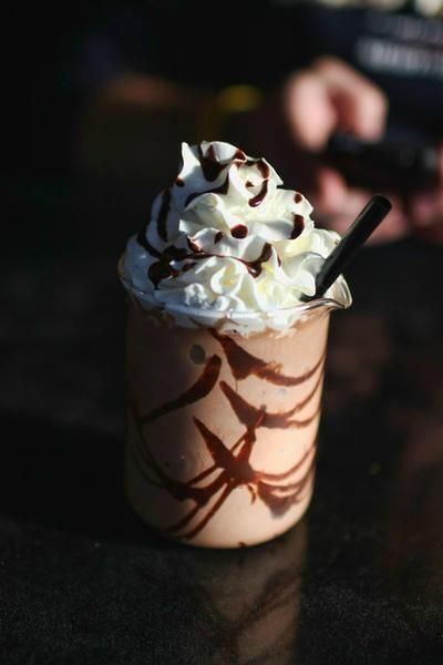 FoodPorn (ItsFoodPorn) on Twitter Nutella Frappuccino, Nutella Shake, Nutella Milkshake, How To Make Nutella, Nutella Recipes, Dessert Pictures, Best Food Ever, Candy Recipes, Healthy Foods To Eat