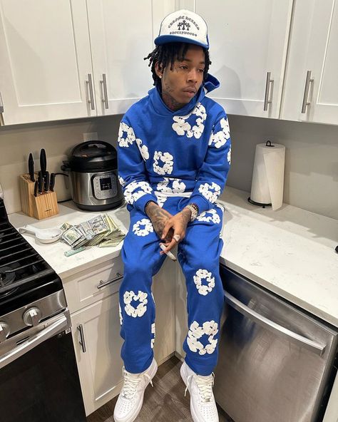 Denim Tears Outfit, 90s Outfits Men, Outfit Drill, Aesthetics Hairstyles, Basketball Essentials, Male Fits, Mens Belts Fashion, Hard Fits, Drippy Fits