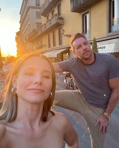 kristen bell on Instagram: "🇮🇹🍕🍝🇮🇹" Kristen Bell Wedding, Best Celebrity Couples, Kristen Bell And Dax Shepard, Kristen Bell And Dax, Celebrity Airport Outfit, Celebrity Art Drawings, Airport Outfit Celebrity, Celebrity Acne, Relationship Affirmations