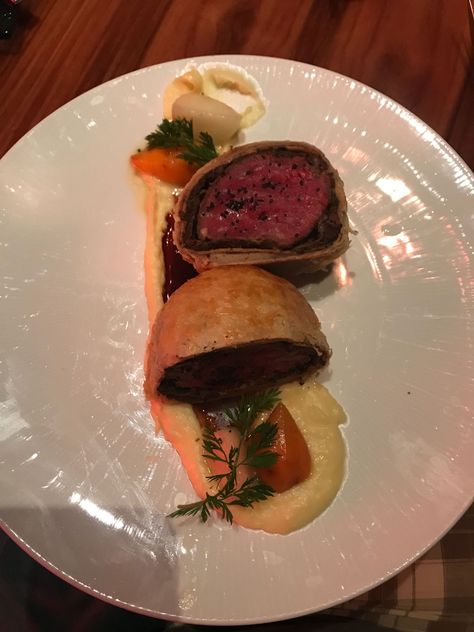 Beef Wellington Plating Ideas, Beef Wellington Plating, Wellington Food, Plating Ideas, Beef Roll, Beef Wellington, Gourmet Foods, Homemade Beef, Food Images