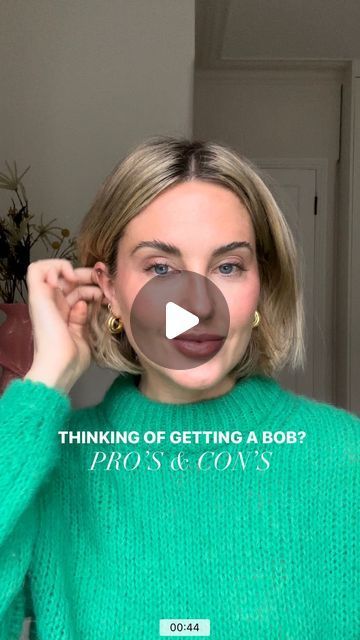 Emily Valentine on Instagram: "Number 5 will surprise you 👀  Let me know if you’re planning on going shorter after watching this video 😇   Pros and cons of getting a bob, bob inspo, short hair inspo, short hair cuts #bobstyling #shorthairstylesforwomen #shorthairstyle #bobhairstyles #clawcliphairstyle #bobhairstyle how to style a Bob, hairstyle for short hair, bob inspiration, bob inspired hair cut, Pinterest hair" Curled Under Bob, Blonde Bob Outfits, Hayley Bieber Bob, Short Hairstyle Women Big Forehead, How To Style Chin Length Bob, Bob With Baseball Cap, How To Grow Out A Bob, Bob Short Neck, Heidi Gardner Short Hair