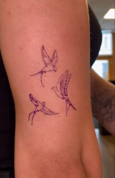 Above Elbow Tattoo, Tricep Tattoos, Vogel Tattoo, Cross Tattoos For Women, Elbow Tattoos, Petite Tattoos, Discreet Tattoos, Subtle Tattoos, Best Tattoo Designs