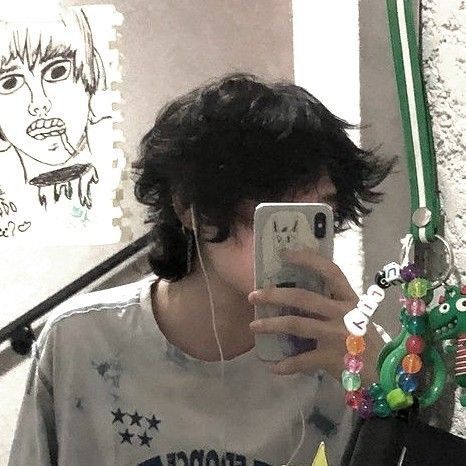 Dream Haircut, Ftm Haircuts, Androgynous Hair, Short Grunge Hair, Hair Inspiration Short, Emo Kid, Shot Hair Styles, Gender Envy, Aesthetic Pfp