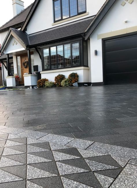 Granite Driveway Ideas, Drive Ways Ideas, Dark Driveway, Contemporary Driveway, Paver Ideas, Permeable Driveway, Low Maintenance Yard, House Colour, Driveway Ideas