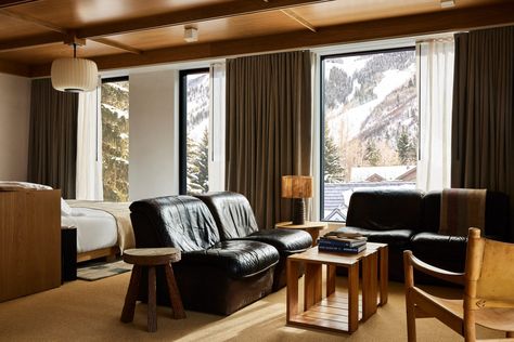 Post Company imbues Mollie Aspen hotel interiors with earthy hues Aspen Hotel, Texture Carpet, New York Studio, Colorado Skiing, Open Fireplace, Built In Furniture, Hotel Interiors, Green Tile, Higher Design