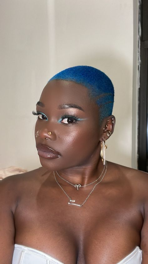 Bald Blue Hair, Blue Buzzcut, Black Women Short Hair, Buzzcut Girl, Short Dyed Hair, Blonde Pixie Cuts, Bald Heads, Buzz Cut, Blonde Pixie