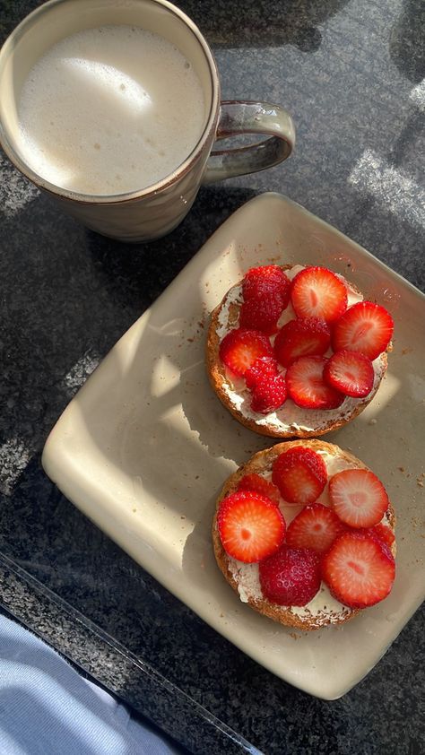 Beeakfast morning coffee aesthetic Strawberry Breakfast Aesthetic, Coffee Morning Aesthetic, Breakfast Strawberry, Breakfast Pictures, Strawberry Breakfast, Aesthetic Breakfast, Breakfast Aesthetic, Morning Aesthetic, Strawberry Muffins