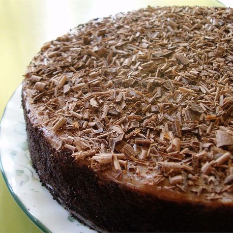 Irish Cream Chocolate Cheesecake Cappuccino Cheesecake, Comfort Food Desserts, Philadelphia Torte, Dessert Book, Truffle Cake, Chocolate Cappuccino, Chocolate Cheesecake Recipes, Boozy Desserts, Classic Cheesecake