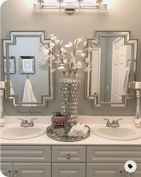 Glam Pumpkins, Farmhouse Bathroom Organizers, My Diy, Glam Bathroom, Friday Eve, Decorating Bathroom, Bad Inspiration, Elegant Mirrors, Guest Bathrooms