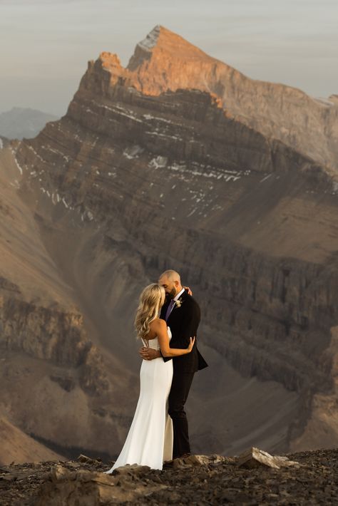 helicopter elopement at sunset Bc Elopement, Helicopter Wedding, Helicopter Elopement, Banff Elopement, Fall Mountain Wedding, Chateau Lake Louise, Banff Wedding, Edgy Wedding, Elopement Wedding Dresses