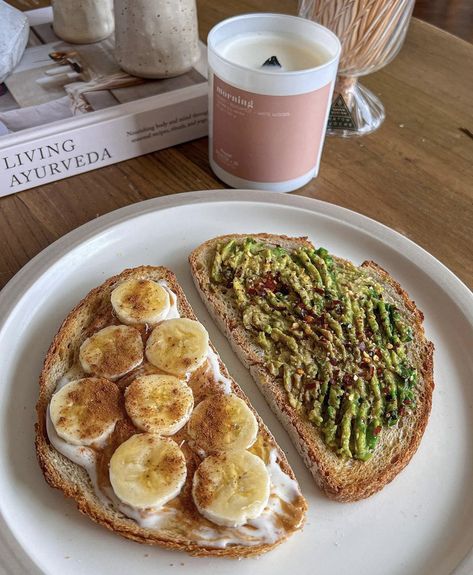 Two pieces of toast in a plate. One is avocado with red peppers on top and the other is bananas with cinnamon and yogurt. Minimalist Diet, Aesthetic Toast, Instagram Pic Ideas, Food Healthy Recipes, Lunch Dinner Recipes, Toast Ideas, Banana Yogurt, Green Aesthetics, Diet Inspiration