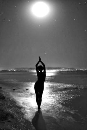 Moon Dance, Sacred Feminine, Under The Moon, Into The Wild, Wild Woman, Beautiful Moon, Moon Magic, Moon Goddess, White Photography