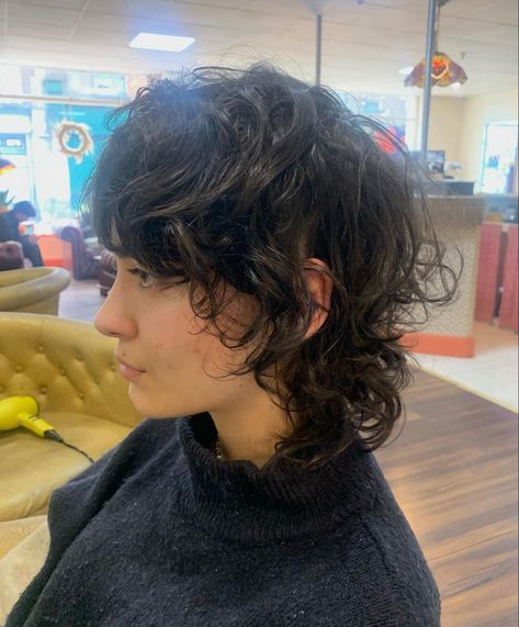 Short haired natural textured mini shag Short Shag Masculine, Natural Shag Haircut, Short Shag Mullet Haircuts, Short Curly Hair Shag Haircut, Frodo Haircut, 70s Shag Haircut Short Curly, Light Perm Short Hair, Shaggy Wavy Hair Short, Mod Shag Haircut