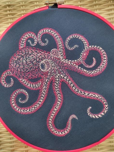 Mitten Designs, Octopus Embroidery, Embroider Ideas, Clothes Embroidery Diy, Simple Hand Embroidery Patterns, Advanced Embroidery, Diy Embroidery Patterns, Hand Embroidery Projects, Creative Embroidery