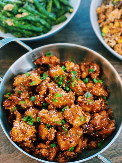 General Tso Chicken (Better than Takeout!) - Tiffy Cooks General Tao Chicken, Poulet General Tao, Easy Thanksgiving Dinner, Tiffy Cooks, Tso Chicken, General Tso Chicken, General Tso, Takeout Food, Easy Asian Recipes