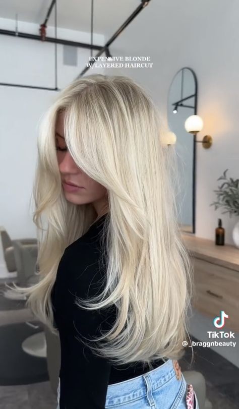 Bangs 90s, Blonde Hair Curtain Bangs, Beachy Blonde, Hair Curtain Bangs, Blonde Layered Hair, Blonde Hair Goals, Perfect Blonde Hair, Bright Blonde Hair, Blonde Hair Colors