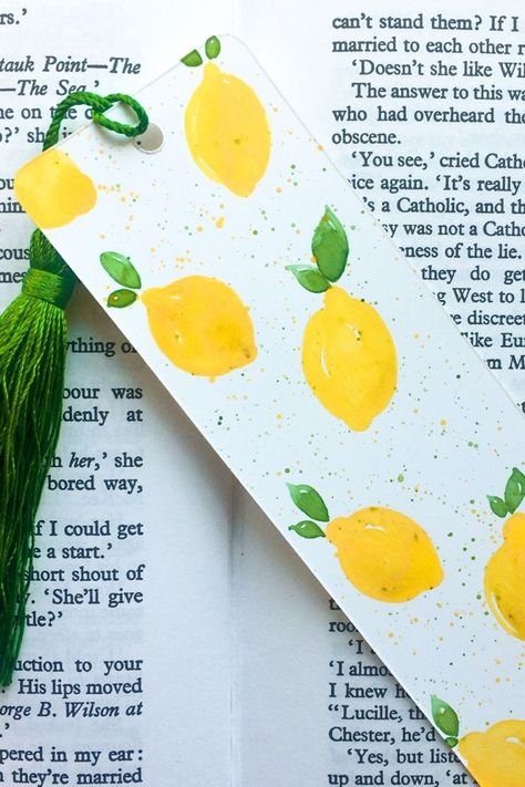 Cute Bookmarks Aesthetic, Homemade Bookmarks Aesthetic, Watercolour Bookmarks Aesthetic, Cute Bookmarks Diy Creative, Cute Watercolour Ideas, Cute Bookmarks Ideas, Cute Homemade Bookmarks, Watercolor Bookmarks Ideas Aesthetic, Bookmark Art Ideas