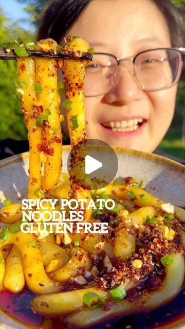 11K views · 1.9K likes | Yang&Kathi | vegan Asian food 🌈 on Instagram: "Spicy Potato Noodles *GLUTEN FREE🇩🇪 Rezept gibts im Kommentar  Today we are sharing a yummy noodle recipe which is GLUTEN FREE, these potato noodles have a very different consistency and a unique taste compared with the normal wheat noodles, try this dish out and you will love it😋  🌈Ingredients(2 Portions) Potatoes 🥔  300g Potato Starch 80g Tapioca Starch 50g Garlic  3 Cloves, chopped finely Soy Sauce 4 tbsp Dark Vinegar  2 tbsp Chili Oil 4 tbsp Scallion 2 Stalks, cut into small pieces. Water  🌈 Recipe 1.Peel and cut the potatoes into thin slices, steam for 15 minutes until they are completely cooked. Use a potato masher to mash the potatoes, add potato and tapioca starch, knead into a dough. If the dough is sti Vegan Asian Food, Gf Pasta, Yummy Noodles, Vegan Asian Recipes, Potato Noodles, Wheat Noodles, Noodle Recipe, Tapioca Starch, Vegetables Recipes