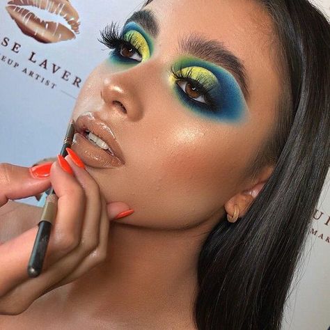 #glamorousmakeup #glamorousmakeuplooks #glammakeup #fullglammakeup #yellowmakeup #haloeyes #halomakeup #semihalomakeup #bluefullglammakeup #nudelips #nudelipgloss #fallmakeup #fallmakeuplooks Maquillage Yeux Cut Crease, Make Up Primer, Yellow Makeup, Latest Makeup Trends, Neon Makeup, Silicone Makeup, Full Glam, Glasses Makeup, Fall Makeup Looks