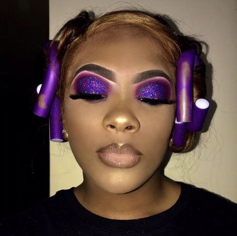 Purple Make Up Looks Black Women, Purple Glitter Eyeshadow Looks, Purple And Gold Makeup Looks, Juneteenth Makeup, Glam Makeup Purple, Purple And Gold Makeup, Glam Makeup Looks Black Women, Boujee Makeup, Makeup Purple Eyeshadow