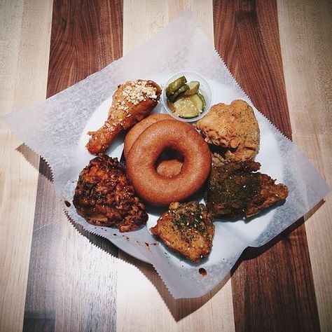 Honey Doughnuts and Fried Chicken from Federal Donuts, Philadelphia | 33 Doughnuts You Have To Try Before You Die Donuts Fried, Crazy Genius, Fried Chicken, Donuts, Philadelphia, Sweet Treats, Muffins, Honey, Bread