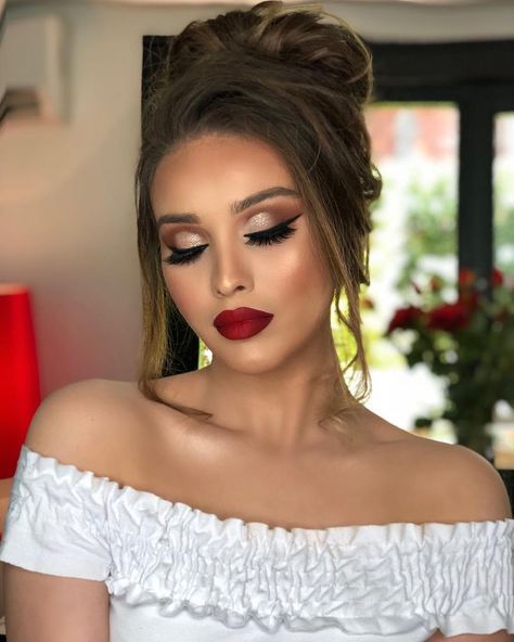 latina. Amazing Wedding Makeup, Beautiful Wedding Makeup, Wedding Hairstyles And Makeup, Prom Makeup Looks, Formal Makeup, Red Lip Makeup, Wedding Day Makeup, Makeup For Blondes, Glam Makeup Look