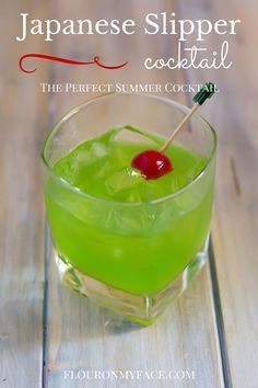 Summer Cocktail recipes: Japanese Slipper Cocktail recipe is another perfect cocktail recipe using green melon Midori liquor to sip on by the pool via flouronmyface.com Midori Liquor, Fun Summer Cocktail Recipes, Japanese Cocktails, Recipes Japanese, Yummy Summer Cocktails, Raspberry Cocktail, Best Summer Cocktails, Green Melon, Liquor Drinks