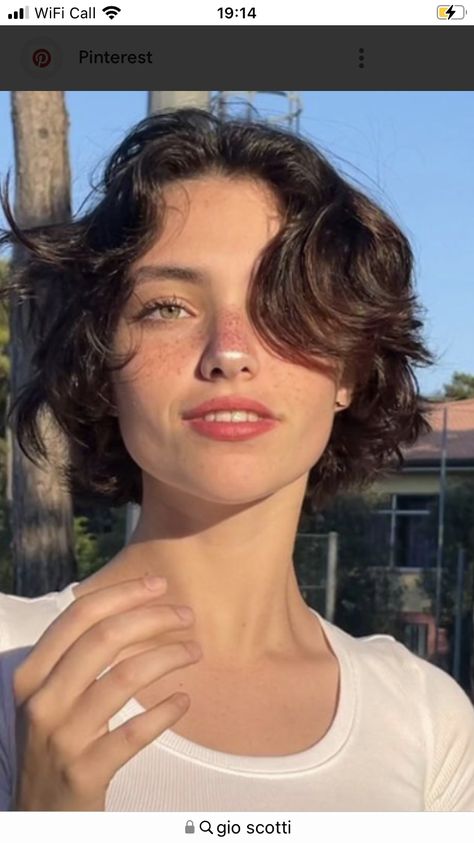 Masculine Short Hairstyles For Women, Rapunzel Hairstyle Short, Rapunzel Short Haircut, Bixie 90s Haircut Curly, Short Fine Curly Hair, Long Pixie Cut Thick Hair, Short Curly Bob With Bangs, Bixie 90s Haircut, Rapunzel Short Hair