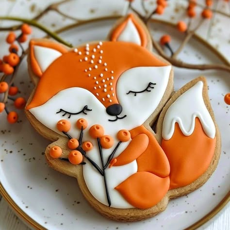 Fox Cookies Decorated, Thanksgiving Cookies Decorated, Royal Iced Cookies, Honey Cookies, Sugar Cookie Icing, Cupcake Cake Designs, Iced Sugar Cookies, Thanksgiving Cookies, Cutout Sugar Cookies