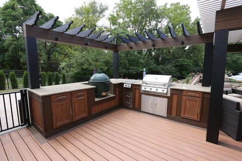 Composite deck with outdoor kitchen in St. Louis, MO. Composite Decking Designs, Composite Wood Deck, Deck Grill, Wood Decks, Contemporary Deck, Pergola Pictures, Patio Grill, Grill Area, Composite Deck