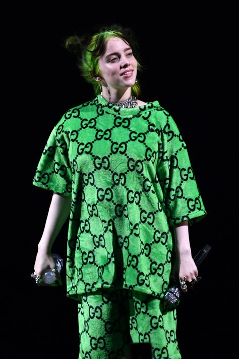 billie eilish green shadow root hair Green Roots, Billie Eilish Outfits, Matching Tees, John Green, Over The Top, Green Hair, Celebrity Pictures, Neon Green, Concert Outfit