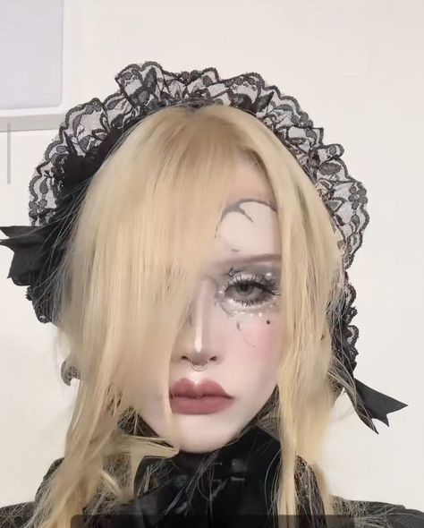 Casual Vkei Makeup, Vkei Makeup Masc, Vkei Make Up, Vkei Makeup, Visual Kei Makeup, Lace Makeup, Funky Makeup, Makeup Cc, Anime Makeup