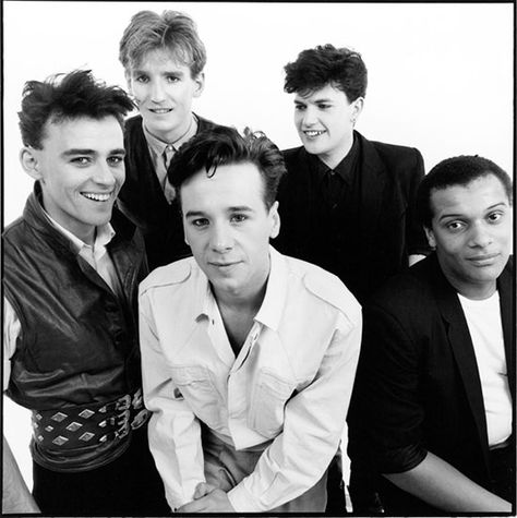 Simple Minds are a Scottish rock band formed in 1977. They achieved commercial success in the early 1980s and, despite various personnel changes, continue to record and tour. The band scored a string of hit singles, and are best known for their 1985 hit "Don't You (Forget About Me)" from the soundtrack of the film The Breakfast Club. John Hughes Films, Jim Kerr, Scottish Bands, Garage Punk, Forget About Me, Cassette Audio, John Hughes, 80s Bands, Simple Minds