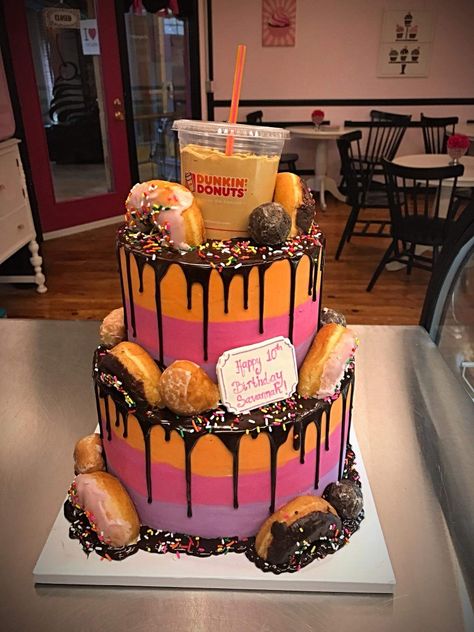 Donuts Cake, Ice Cream Cakes, Cream Cakes, Birthday Ideas, Donuts, Happy Birthday, Ice Cream, Cream, Cake