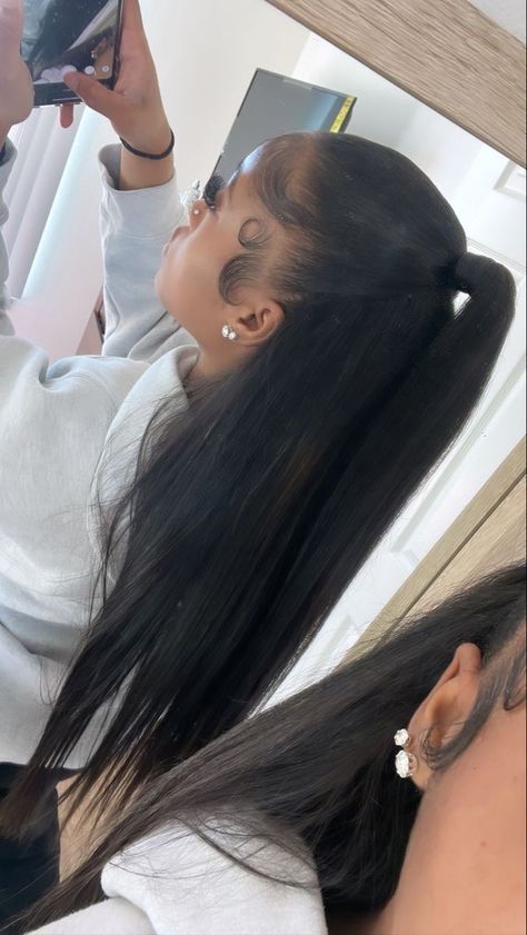 Tap In Extensions Hair, Straight Half Up Half Down, Chill Hairstyle, Hairstyles With Straight Hair, Sleek Ponytail Hairstyles, Straight Weave Hairstyles, Quick Weave Hairstyles, Protective Hairstyles Braids, Slick Hairstyles