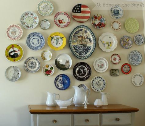 Jennifer Rizzo: For the love of a plate display wall... to see other photos of plate walls, visit:  http://www.jenniferrizzo.com/2013/02/for-love-of-plate-display-wall.html?utm_source=feedburner_medium=email_campaign=Feed%3A+JenniferRizzo+%28Jennifer+Rizzo%29 Plate Display Wall, Plate Decorating, Plate Wall Display, Pioneer House, Plate Hangers, Plate Wall Decor, Display Wall, Plate Wall, Plate Decor