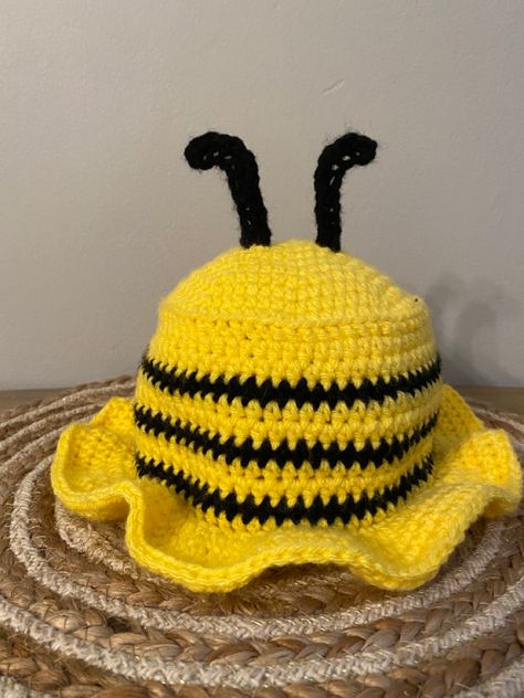 Purple Bucket Hat, Bee Hat, Crochet Bee, Bear Ears, Crochet Business, Ads Creative, Bee Theme, Hat Designs, Crochet Clothes