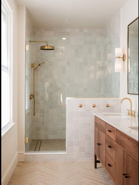 Neutral Hall Bathroom, Bathroom For Two People, Simple Elegant Bathroom Ideas, Bathroom Tiles Design Ideas Master Bath, Primary Bath Shower Ideas, Cool Tones Bathroom, Creamy Bathroom Ideas, Primary Bath Vanity, Vanity Next To Shower Wall