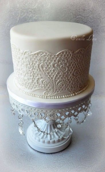 Sugar Veil, Cozy Party, Lace Cakes, Caramel Mud Cake, Lace Tutorial, Creative Creatures, Cookies Decoration, Stencil Cake, Sugar Mountain