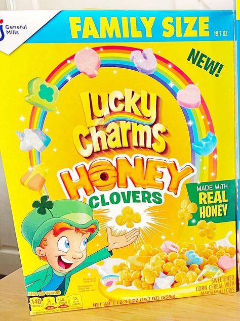 American Cereal, Colorful Snacks, Childhood Breakfast, Corn Cereal, Cereal Flavors, Cereal Packaging, Honey And Clover, Cereal Cookies, Lucky Charms Marshmallows