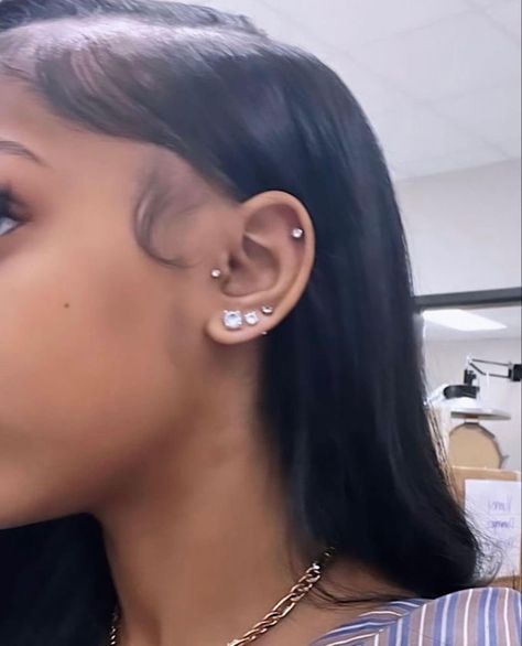 Piercing Chart, Cool Ear Piercings, Pretty Ear Piercings, Cool Piercings, Cute Ear Piercings, Cute Piercings, Piercings Unique, Jewelry Tattoo, Body Jewelry Piercing