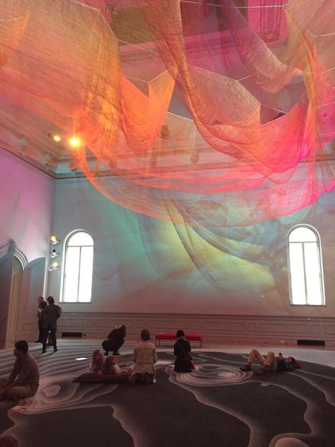 Renwick Gallery Washington Dc, Travel Pictures Airport, Girl Best Friends Aesthetic, Projection Art, Janet Echelman, Renwick Gallery, Amazing Aesthetic, Diy Moss, Event Room