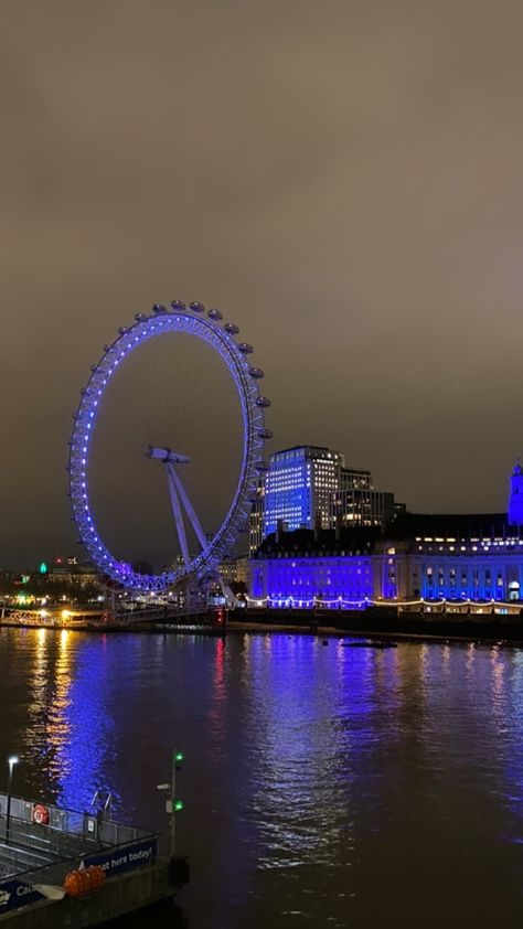 London Uk Photography, London In Night, Uk Wallpaper London, London Aethstetic, London Eye Wallpaper, London Student Aesthetic, Pics Of London, London Eye Aesthetic, London Eye Night