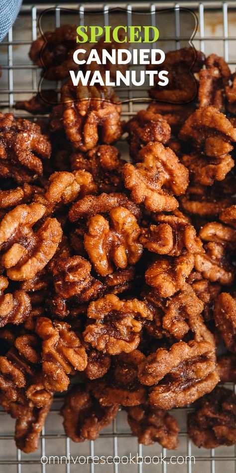 Spiced Walnuts Recipe, Spicy Walnuts, Candied Walnut Recipe, Spiced Walnuts, Walnut Recipes, Roasted Walnuts, Vegan Candies, Nut Recipes, Savory Snacks