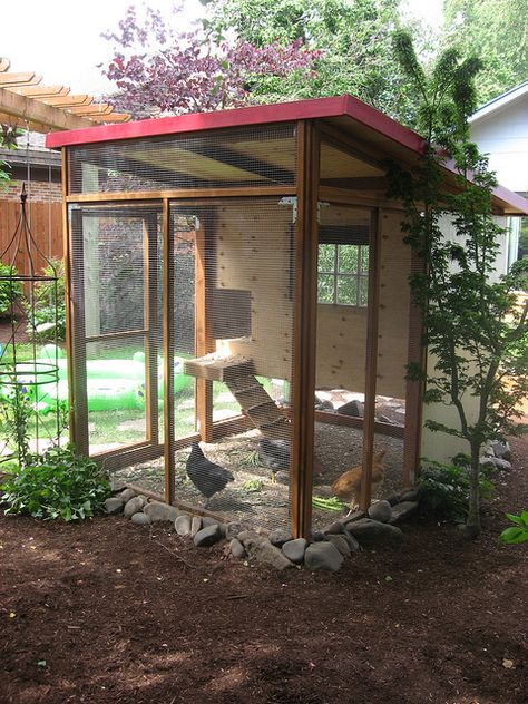 urban chicken coop... I think I need one of these n some pretty little girls in my backyard 8) Reban Ayam, Urban Chicken Coop, Urban Chicken Farming, Reclaimed Windows, Easy Chicken Coop, Chicken Pen, Urban Chickens, Coop Design, Chicken Coop Designs