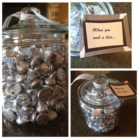 A candy jar full of Hershey kisses so when he needs a kiss he can get one even when we are miles away! Kiss Jar, Hershey Kisses Gifts, Romantic Diy Gifts, Valentine Gift For Dad, Homemade Valentines Gift, Valentines Gift For Boyfriend, Kiss Gift, Bff Birthday Gift, Birthday Gifts For Boyfriend Diy