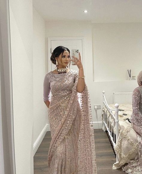 South Asian Wedding Guest Outfit, Pakistani Guest Wedding Outfits, Nikkah Looks Simple, Asian Clothes Pakistan, Expensive Lehenga, Eid Inspo Outfits, Asian Fits, Bridal Dresses 2022, Eid Fits